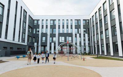 Invisible labour: Principals’ emotional labour in volatile times